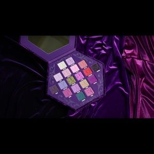 Jeffree Star Blood Lust Palette